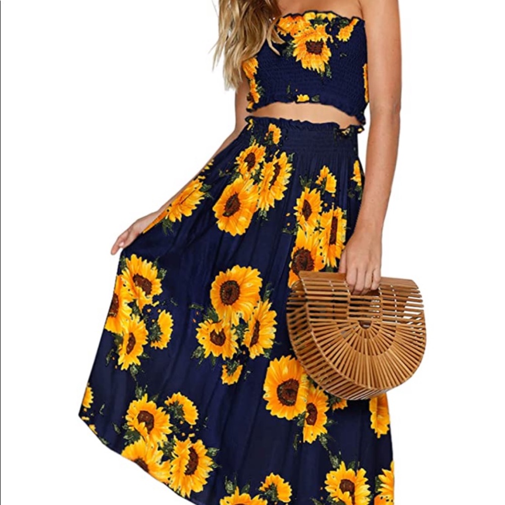 Women’s 2 Piece Crop Top and Skirt Set